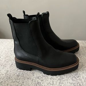 Sam Edelman Laguna Chelsea Boot - Size 8 - WORN ONCE